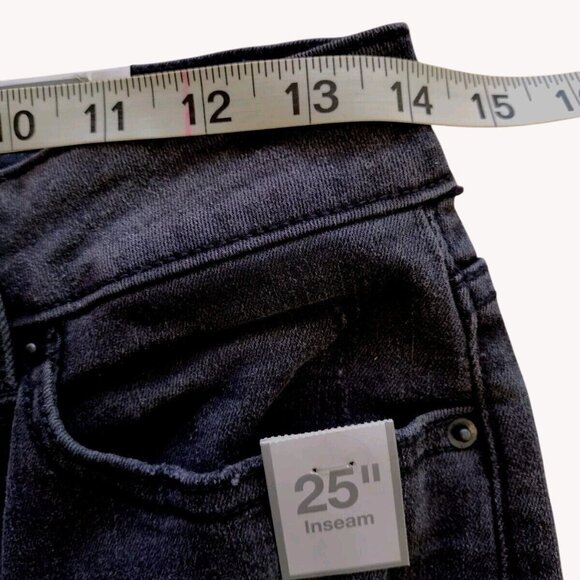 Time And Tru Jeans 4 High Rise Distressed Cropped Stretch Black Raw Cuff - Picture 6 of 10